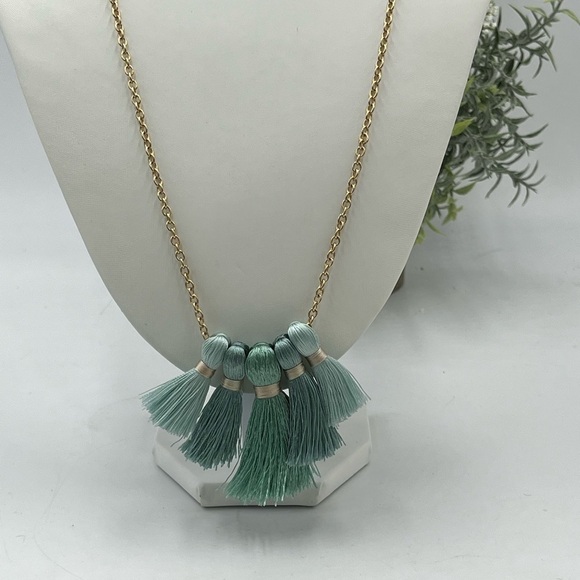 Miss Ivy Pearl Five Tassel Necklace Popsugar Blue Green Teal Gold Tone 24" NWOT - Picture 2 of 13